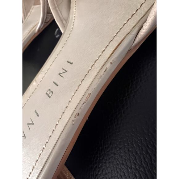 Gianni Bini Beige Leather Nude Floral Slides Size 8 Neutral Sandals - Picture 5 of 6